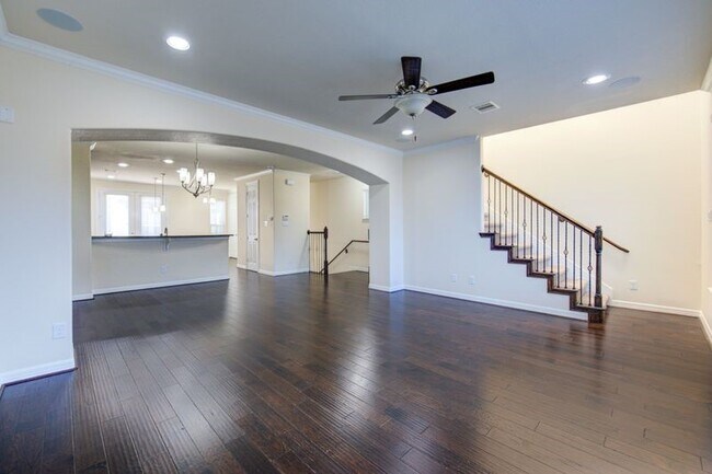 Building Photo - 10014 Spring Shadows Park Cir