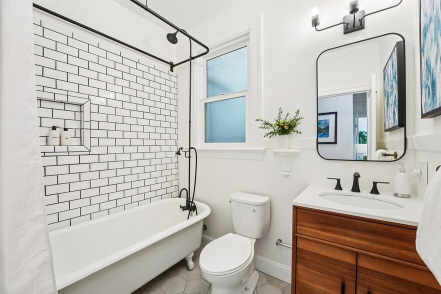 Building Photo - 3967 18th St