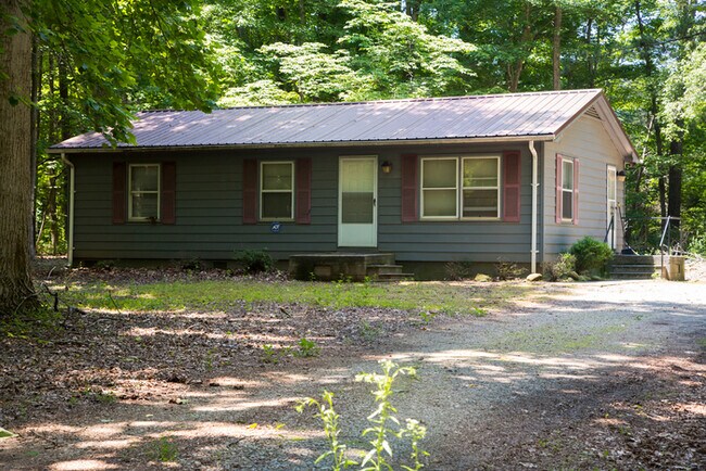 Primary Photo - Country living in Cedar Grove