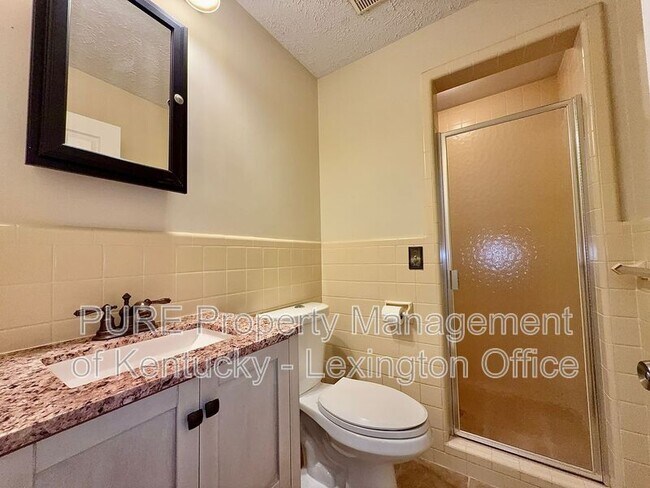 Building Photo - 2077 Dogwood Dr