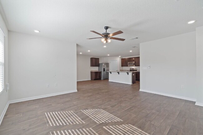 Building Photo - 1047 Limpkin St
