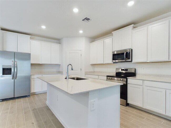 Building Photo - 6881 SW 87th St