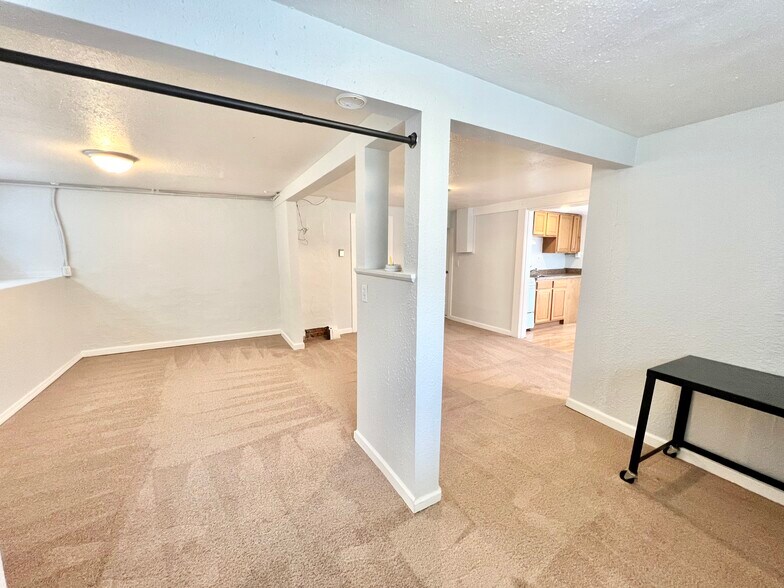 Building Photo - 414 E Mercer St