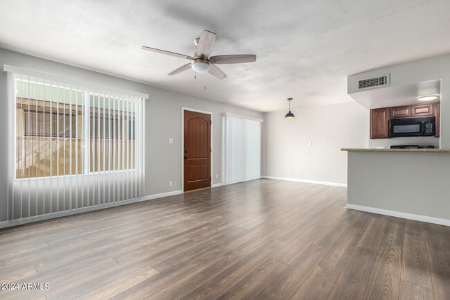 Building Photo - 17034 E Calle Del Oro