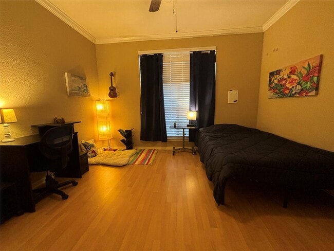 Building Photo - 8055 Cambridge St