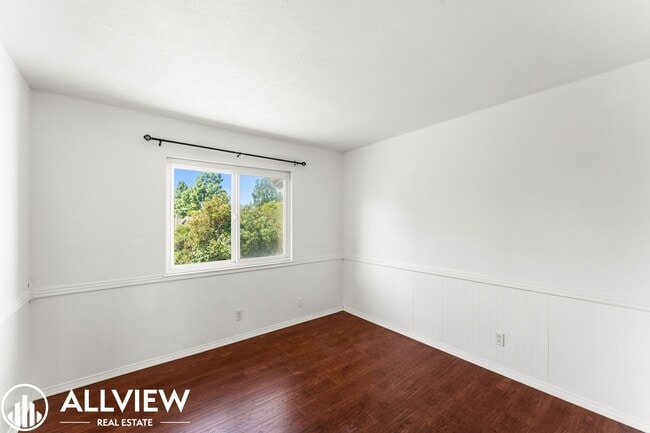 Building Photo - Coastal San Clemente Townhome with Brand New Flooring – Steps to the Beach!