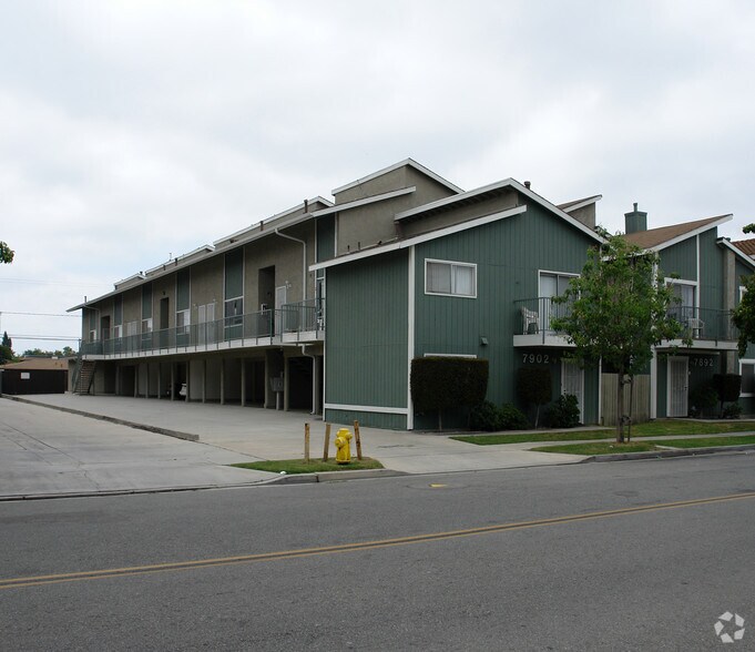 Primary Photo - 7902 Holt Ave