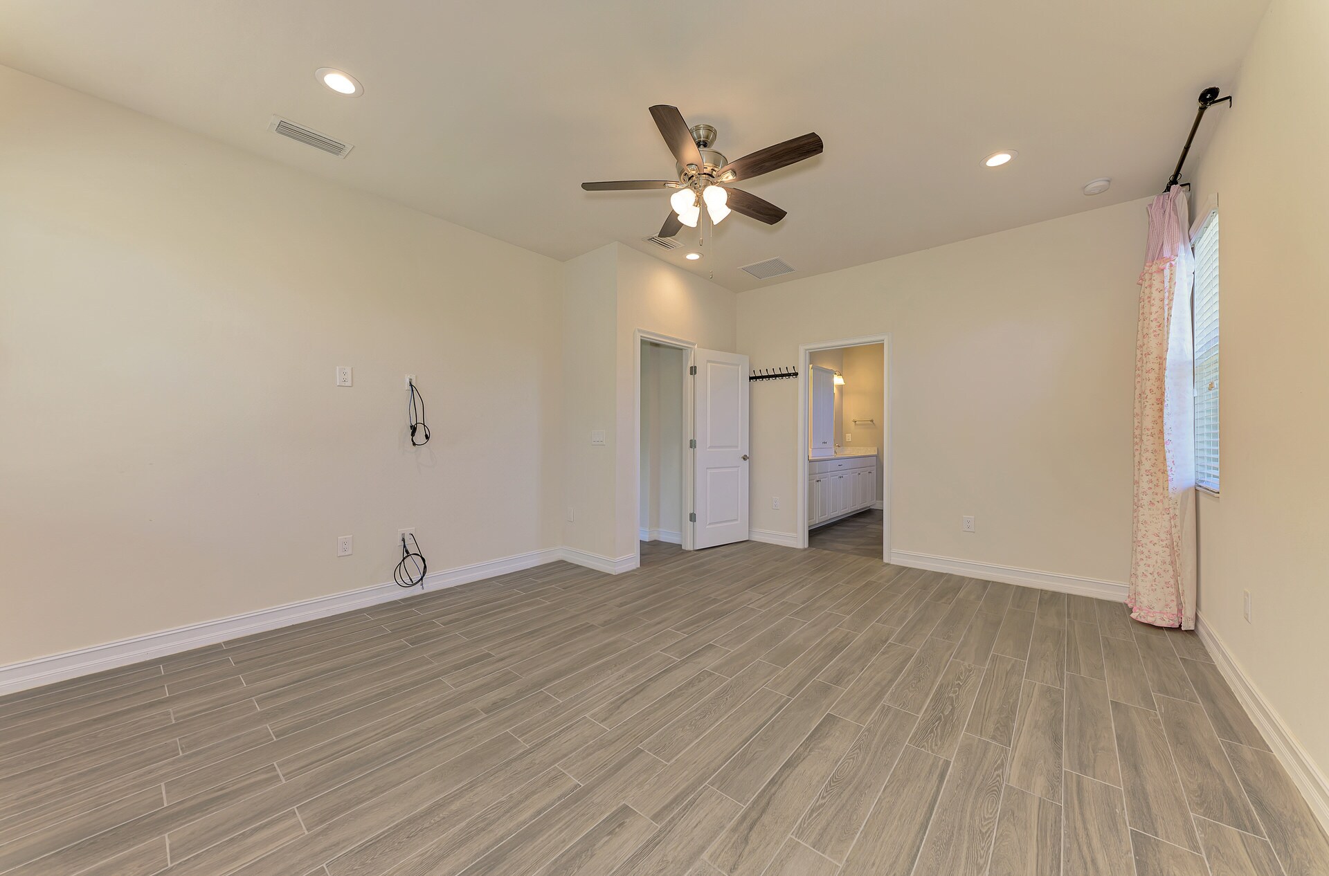 Building Photo - 4400 Conchfish Ln