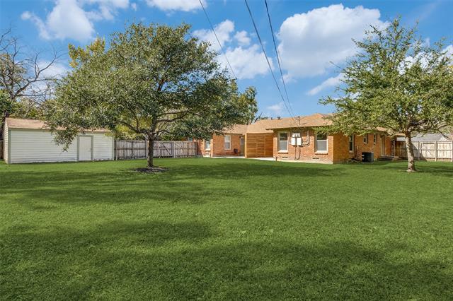 Building Photo - 9250 San Fernando Way