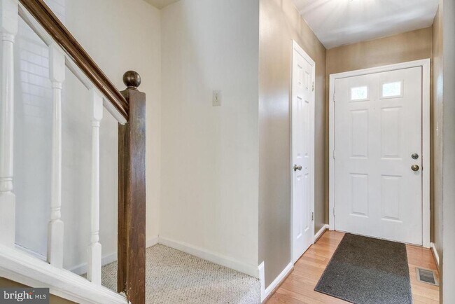 Building Photo - 5730 Evergreen Knoll Ct