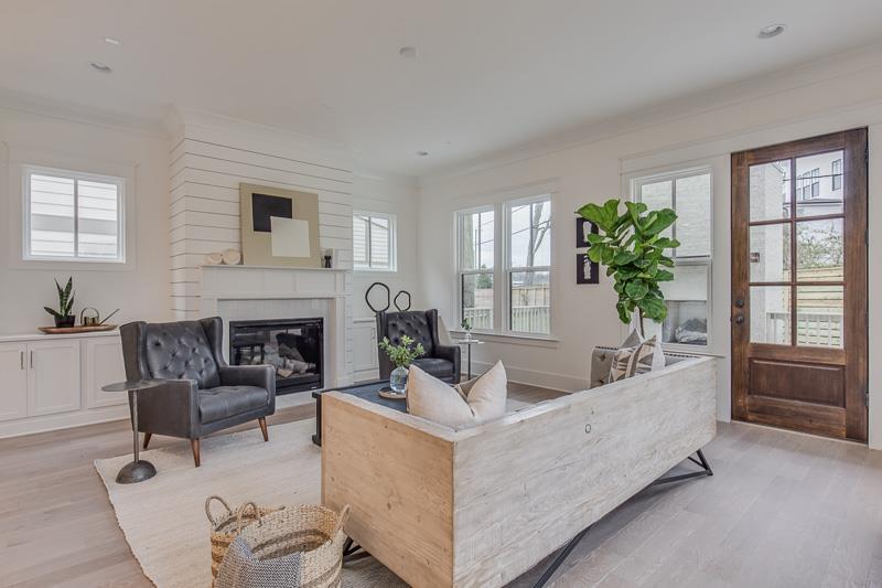 This photo is of a completed version of the same floor plan and same designer finishes - representative only. - 1945b Kimbark Dr