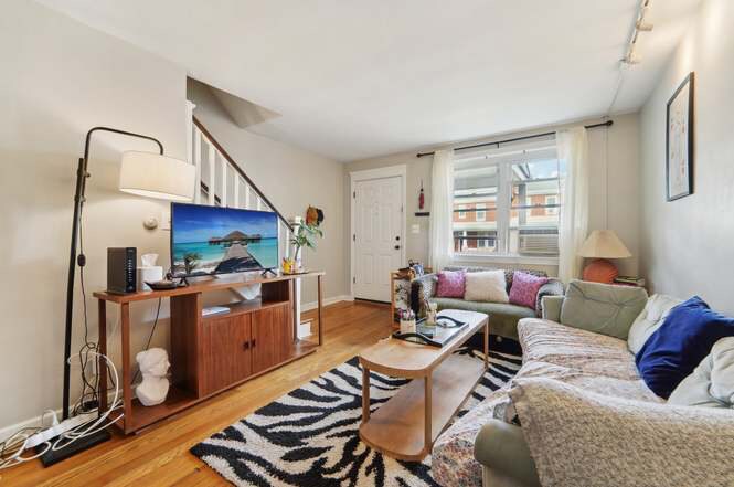 Building Photo - 1217 W 37th St