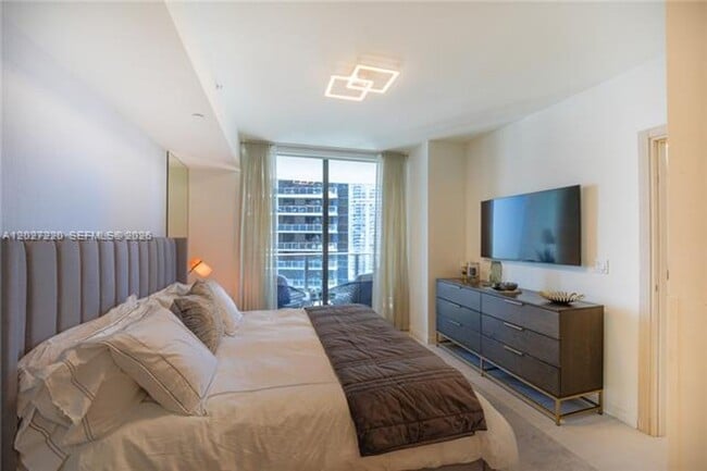 Building Photo - 1000 Brickell Plaza