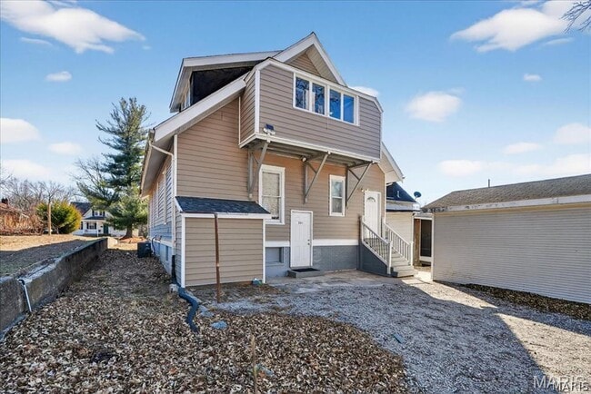 Building Photo - 221 Lebanon Ave