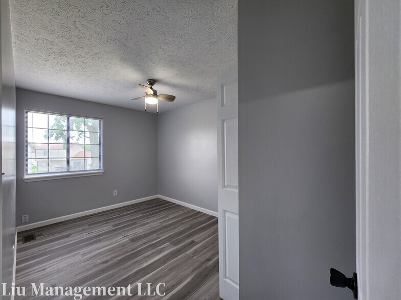Building Photo - 3708 Dorval Pl