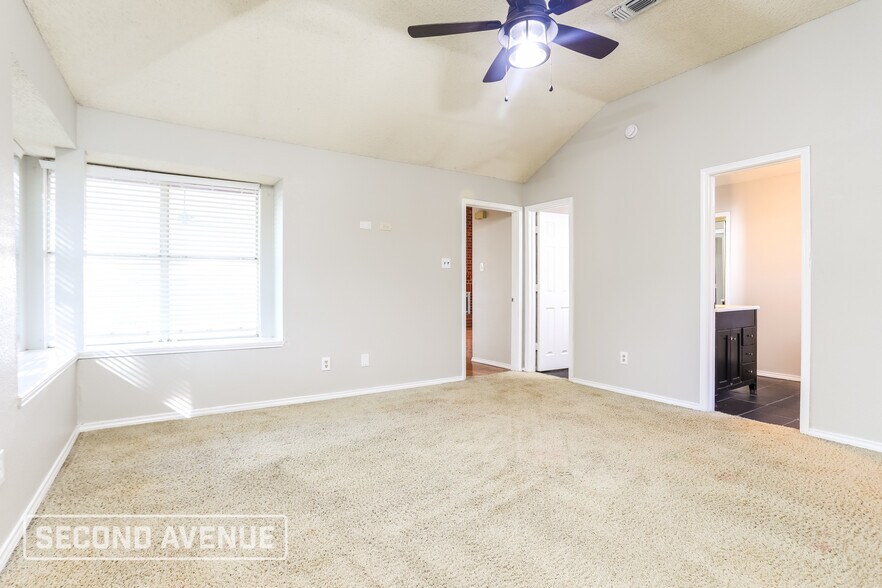 Building Photo - 7002 Hawaii Ln