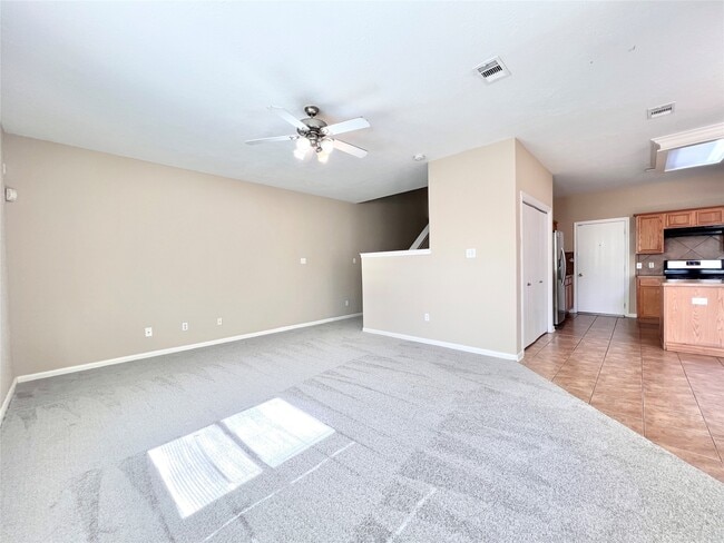 Building Photo - 815 Forest Ivy Ln