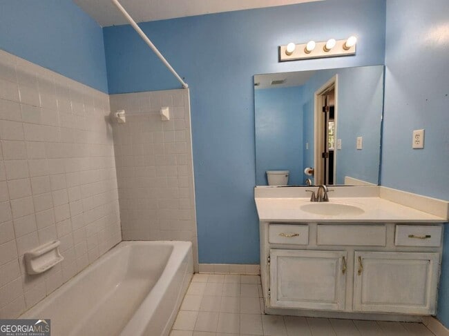 Building Photo - 2077 Wilshire Dr SW