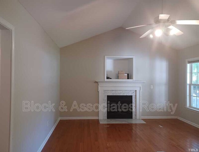 Building Photo - 240 Beaver Ridge Dr