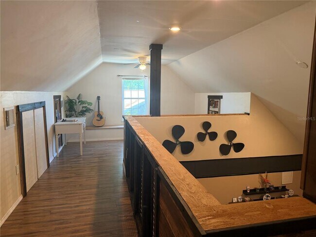 Building Photo - 2516 3rd Ave S