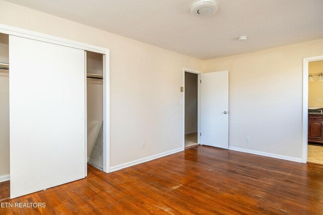 Building Photo - Maryville 37803 - 3 bedroom, 2 bath - call...