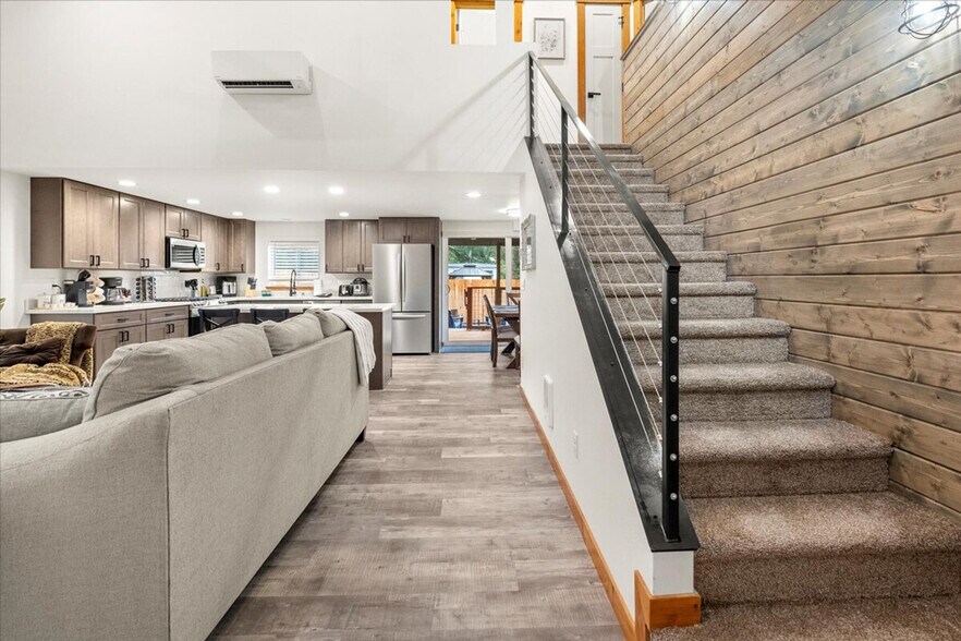 Building Photo - 308 Paradise Dr