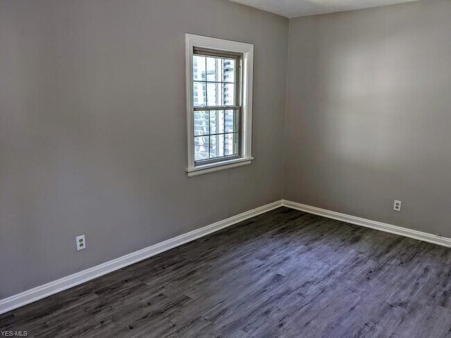 Building Photo - 3553 Ingleside Rd