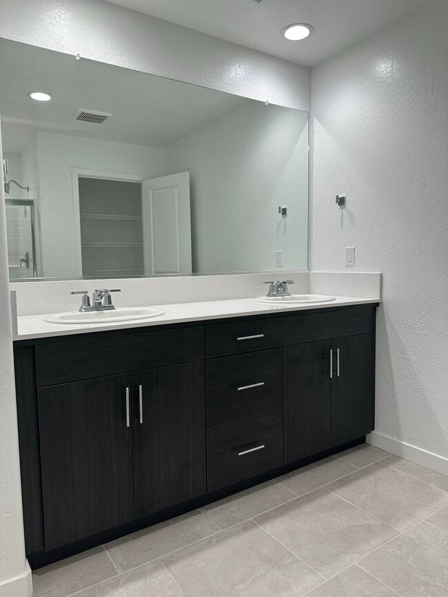 Building Photo - Welcome To This Charming Two-Story Home Ne...