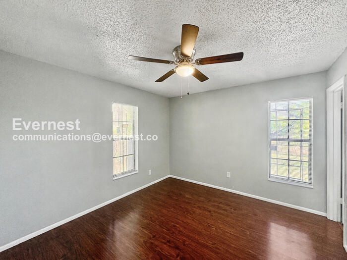 Building Photo - 1649 Valeview Ct