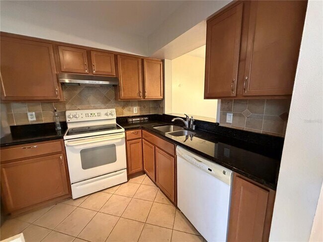 Building Photo - 3024 S Semoran Blvd