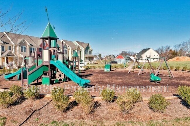 Building Photo - 1570 Wickham Pond Dr