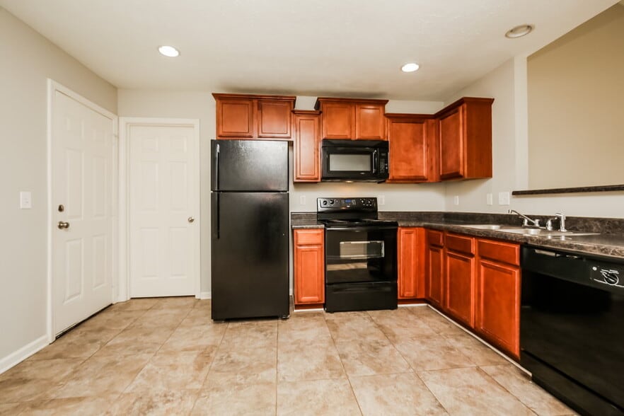 Building Photo - 312 Sarna Dr