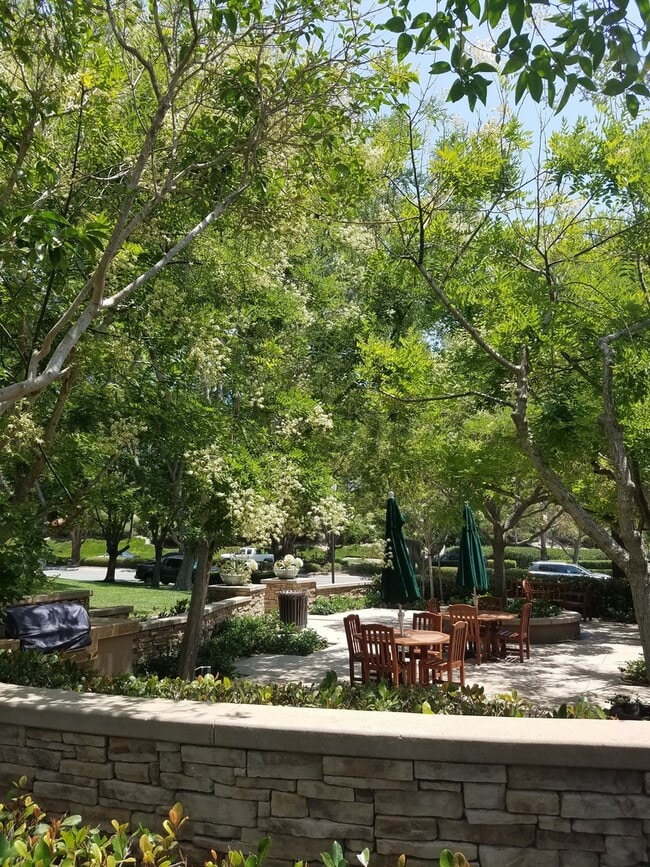 Building Photo - Beautiful Home in the Heart of it all. MUST SEE!!!