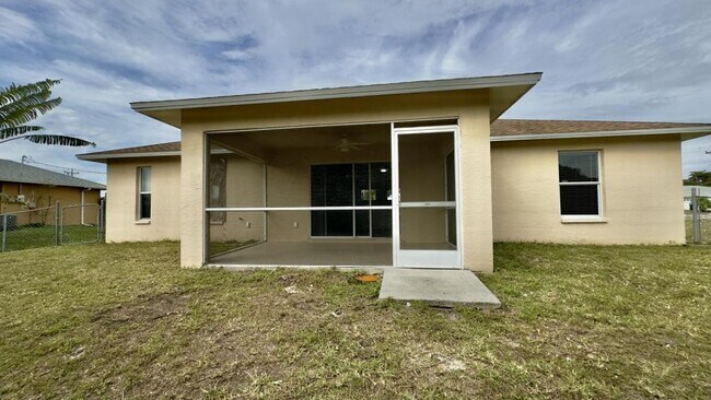 Building Photo - 713 Rue Labeau Cir