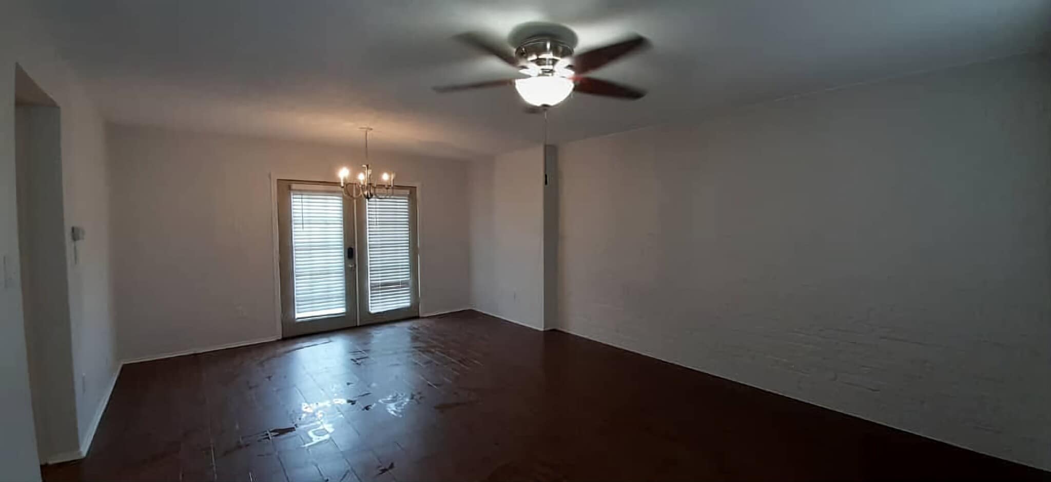Building Photo - 2207 Montclair Dr