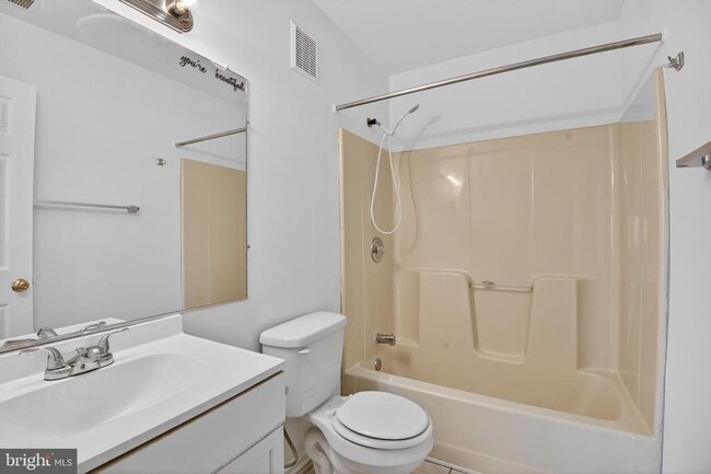 Building Photo - 102 Timberlake Terrace