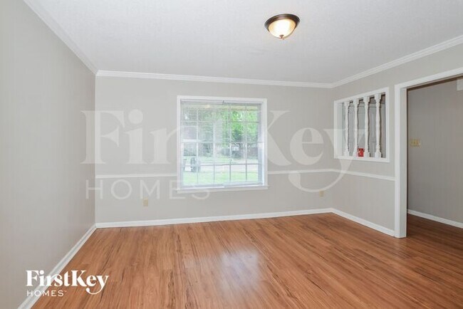 Building Photo - 5590 Montpelier Dr