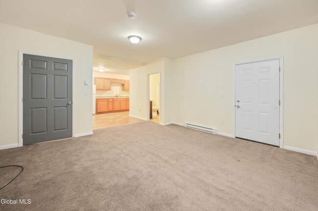 Building Photo - 281 Main St