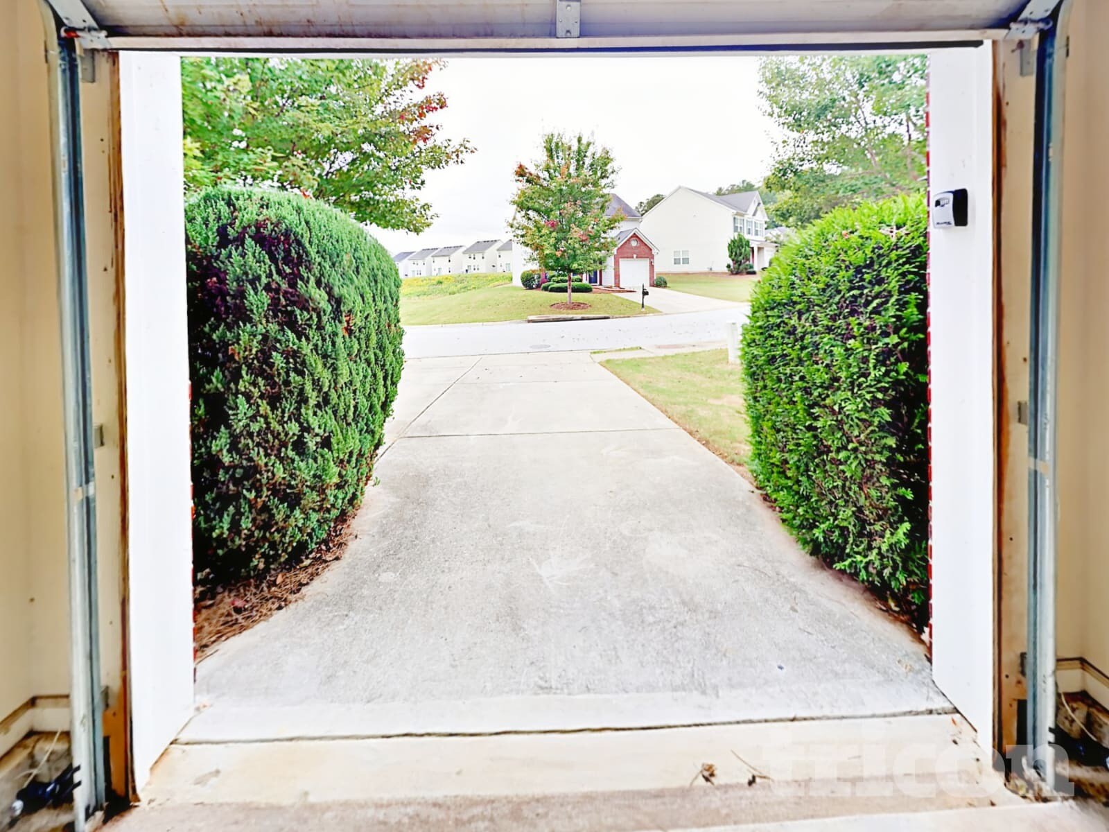 Building Photo - 9453 Lakeview Rd