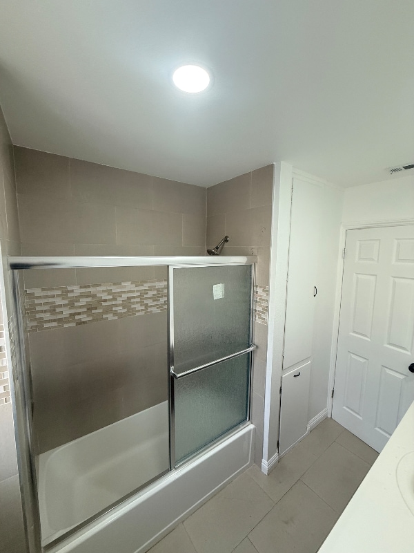 Building Photo - 9136 Clancey Ave