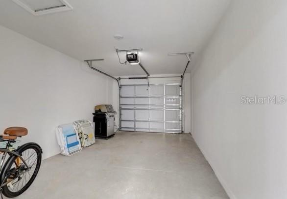 Building Photo - 12390 Wellen Golf St