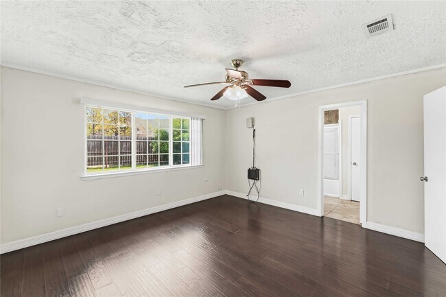 Building Photo - 3415 Honey Creek Dr