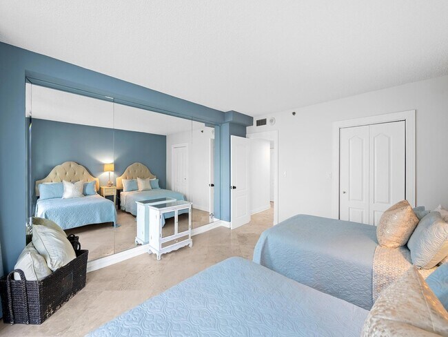 Building Photo - 2917 S Ocean Blvd
