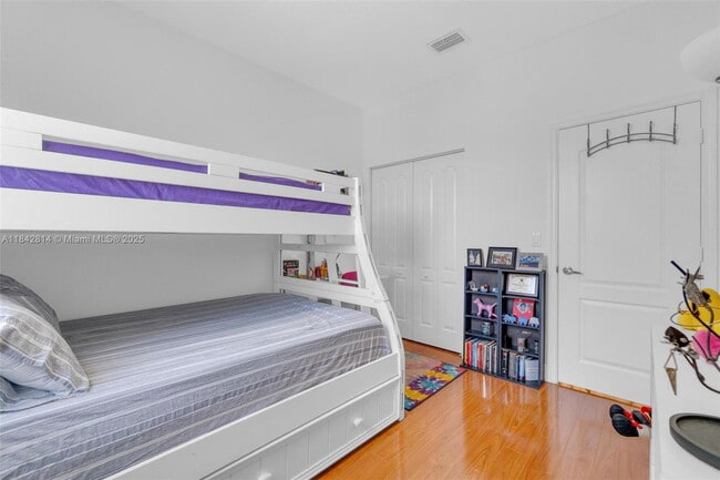 Building Photo - 3920 NE 13th Dr