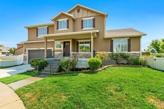 Building Photo - 8637 Goldenrain Cir