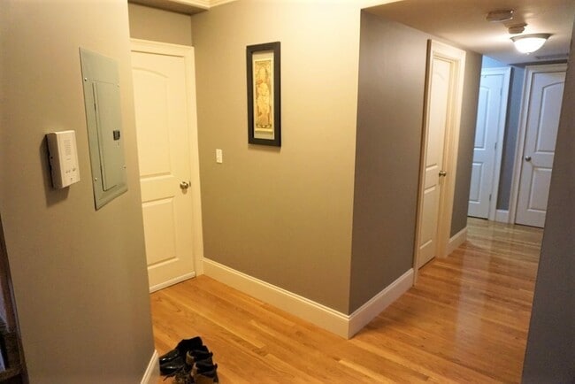 Building Photo - 255 Winter St