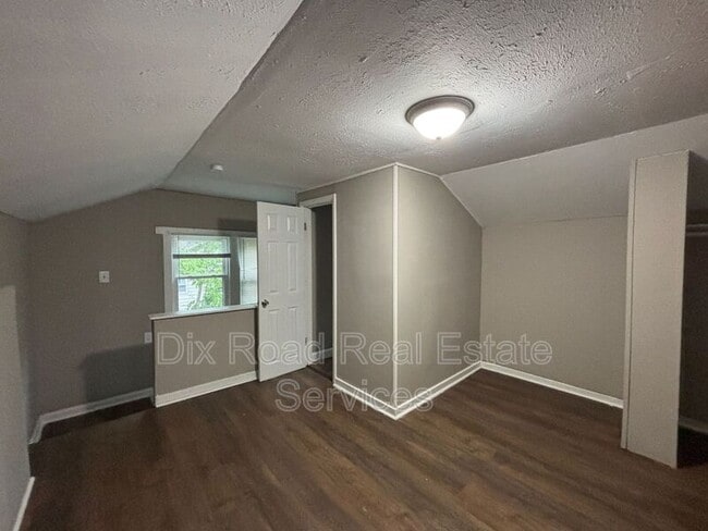 Building Photo - 3018 Tytus Ave