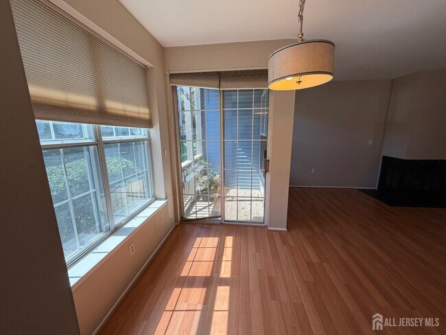 Building Photo - 3081 Cypress Ct