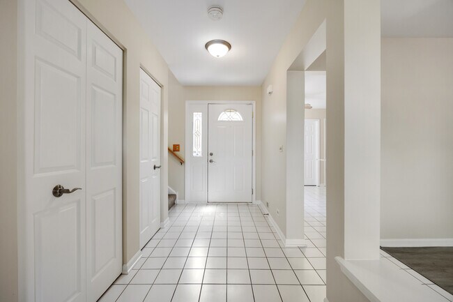 Building Photo - 2234 Seaver Ln