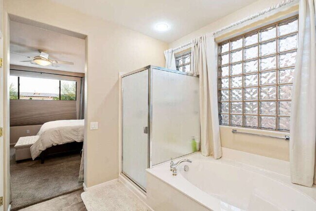 Building Photo - 16418 W Desert Lily Dr